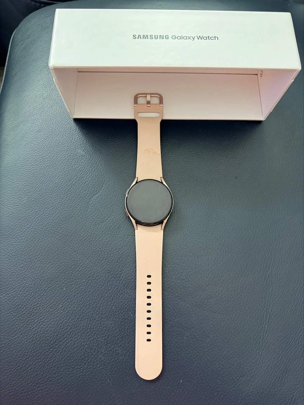 Samsung Galaxy Watch 4 — Pink Sand Band | Excellent Condition